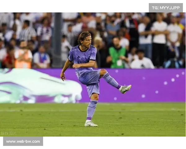 莫德里奇成为米兰球衣胸前广告赞助商代言人引发球迷热议 莫德里奇成为米兰球衣胸前广告赞助商代言人引发球迷热议